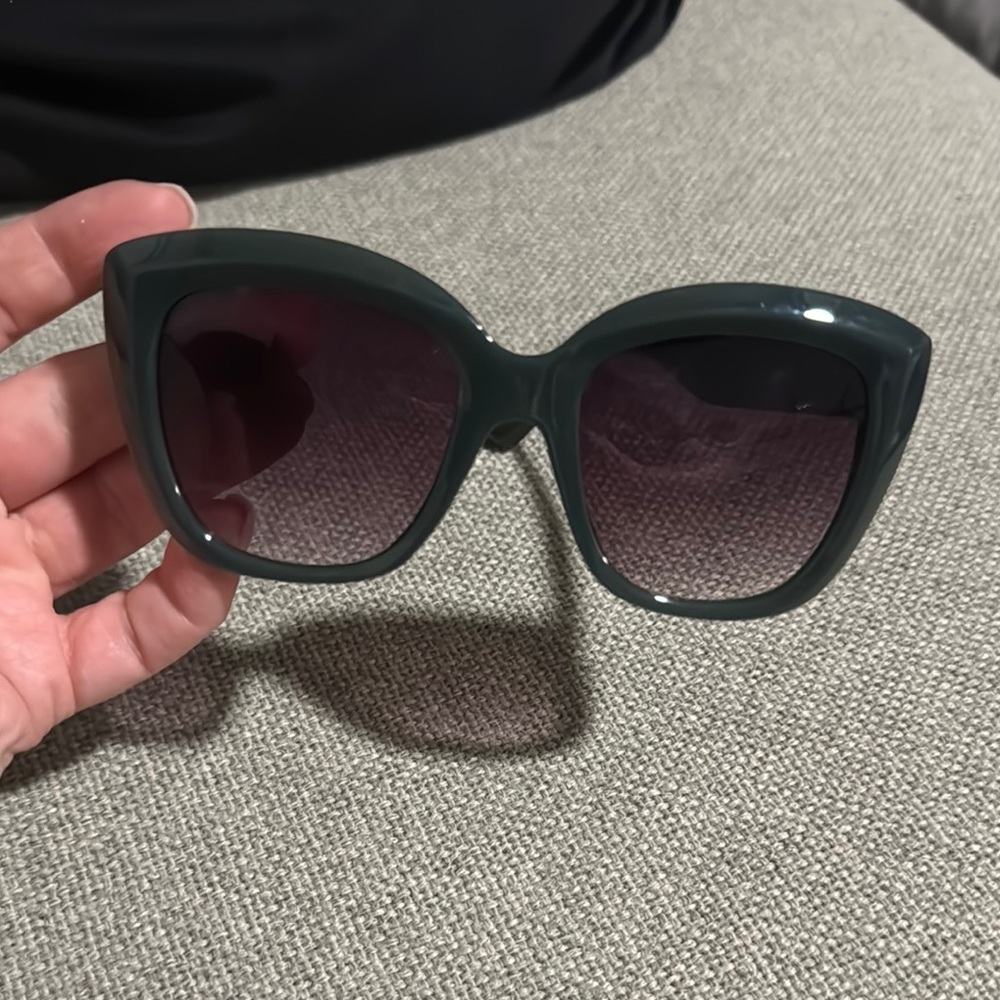 Chic Green Sunglasses